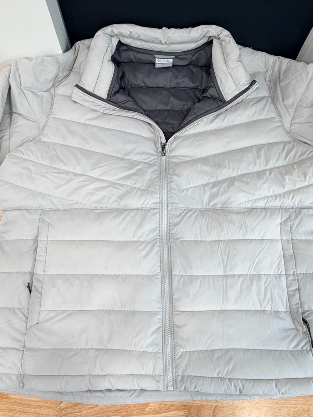 Columbia Men's Light Gray Quilted Puffer Jacket